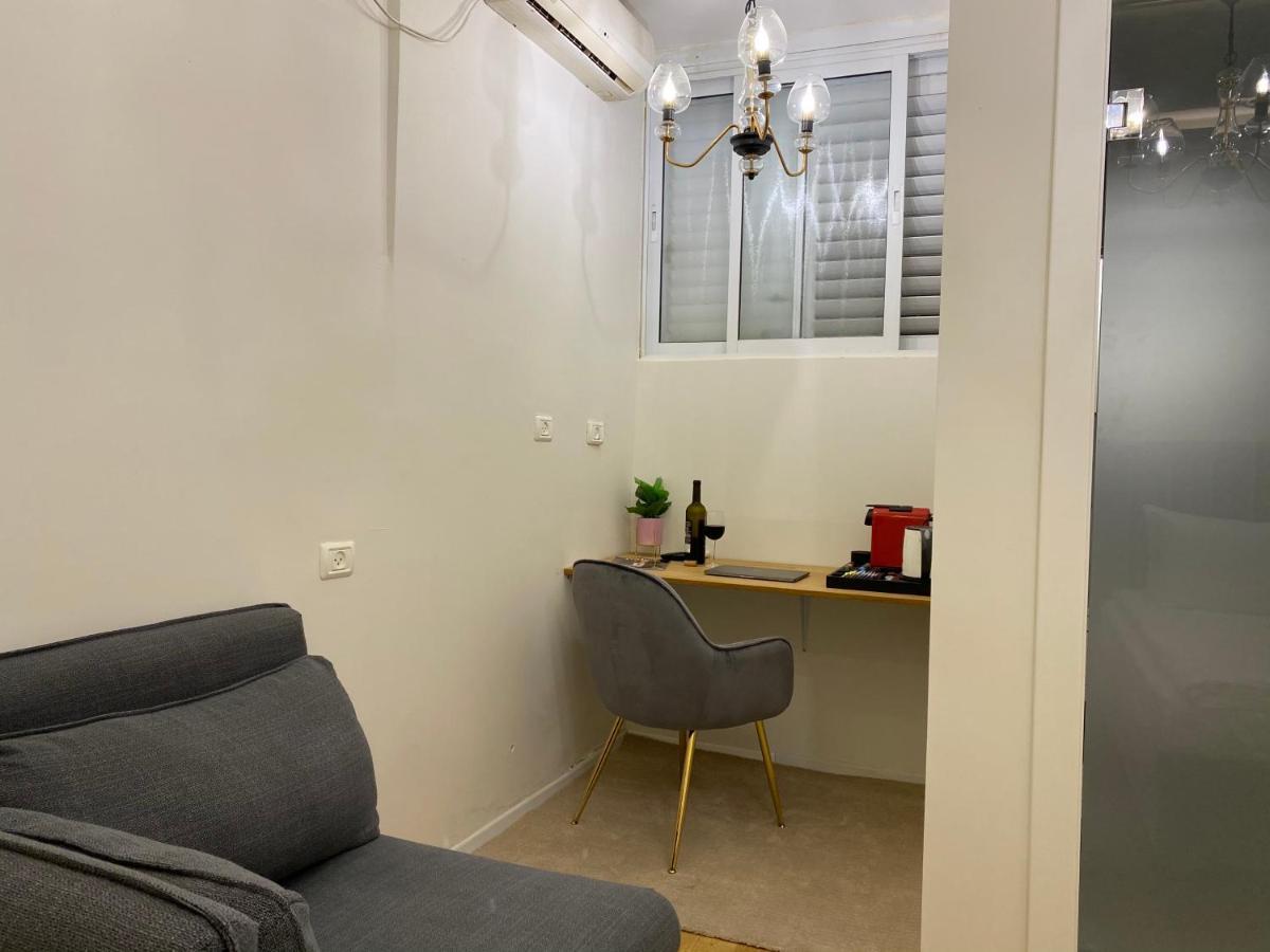 Rothschild Room Petach Tikva エクステリア 写真